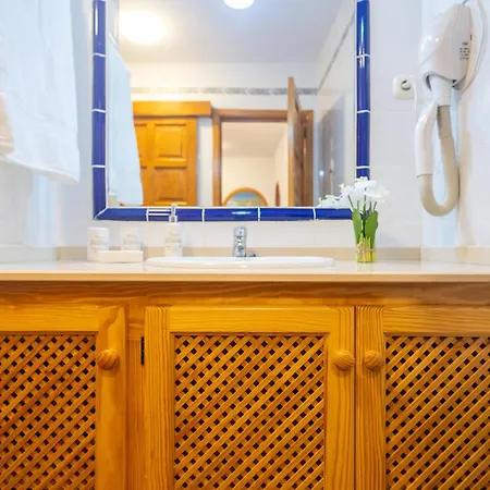 Lightbooking Brenas Garden Con Piscina Brena Baja